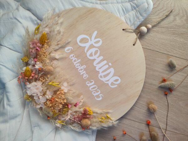 support_bois_colore-1.jpg Couronne de naissance en bois